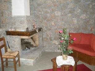 amfissa-22542-enoikiazomena_domatia-paradosiakes_katoikies-xenonas-haradra-mariolata-amfissa-4-large.jpg